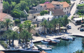 Nice Home In Splitska - Supetar